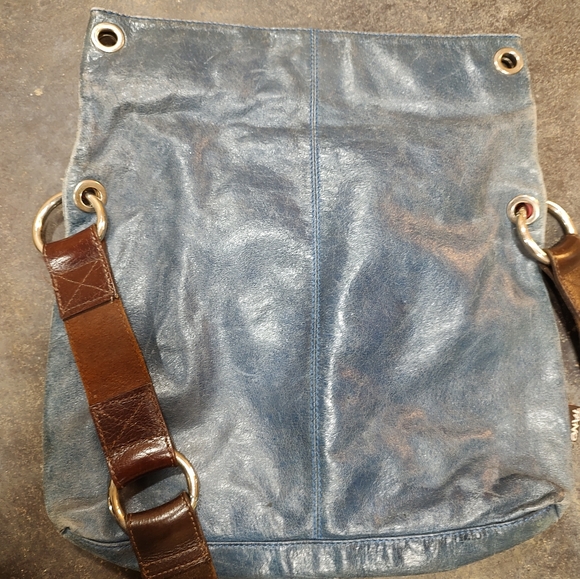 Tano distressed crossbody bag - Picture 3 of 7